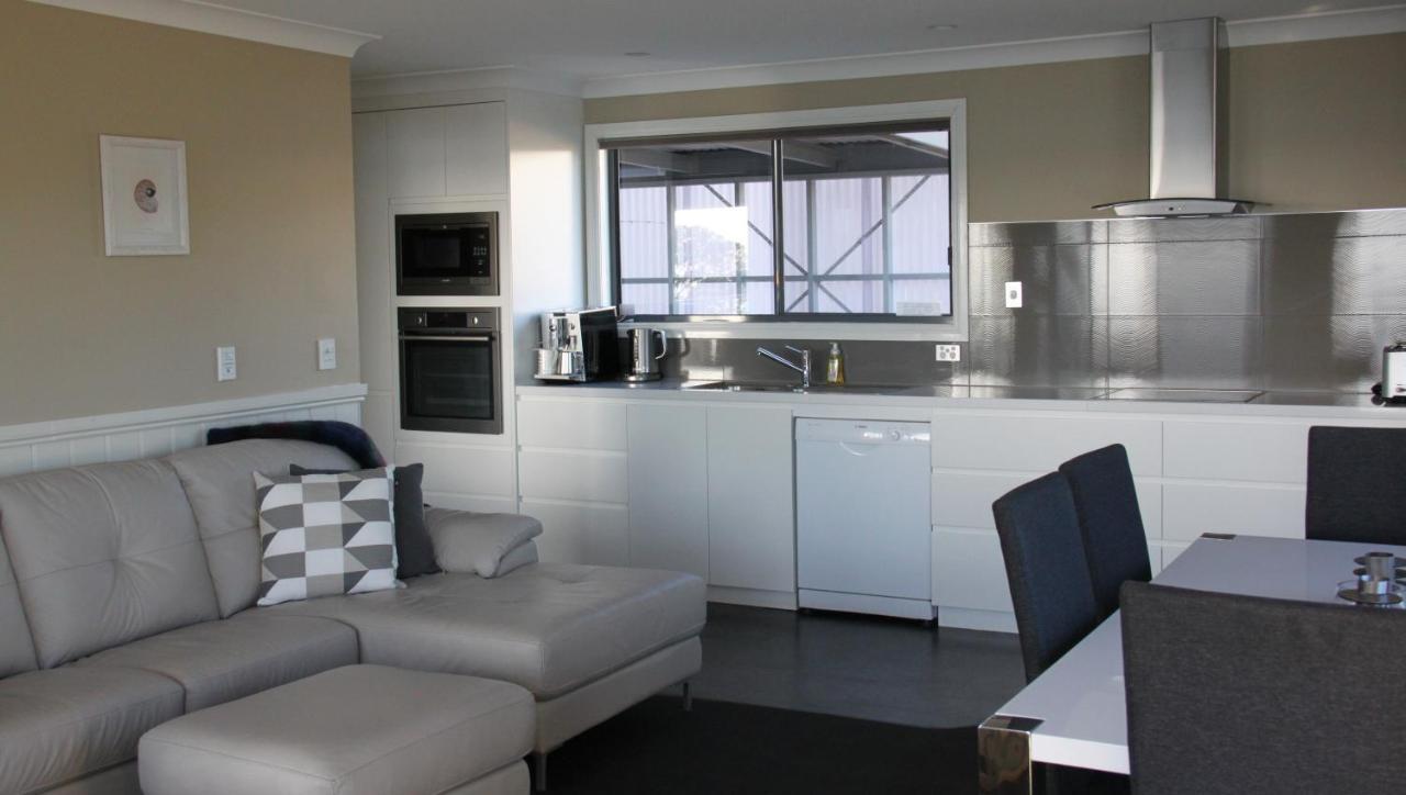 Sea Eagle Cottage Amazing Views Of Bay Of Fires Binalong Bay Экстерьер фото