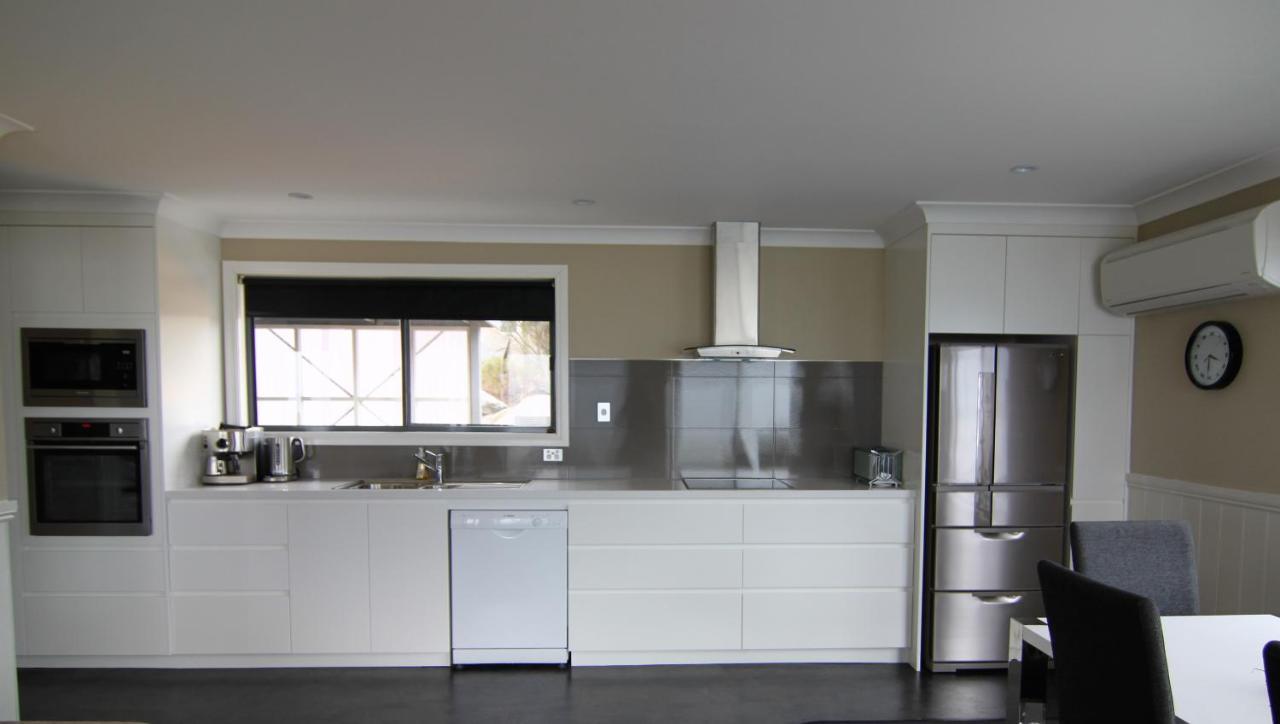 Sea Eagle Cottage Amazing Views Of Bay Of Fires Binalong Bay Экстерьер фото